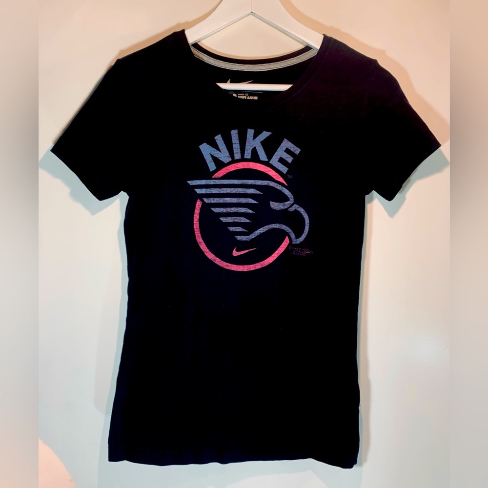 Nike small black t-shirt with pink and grey print.